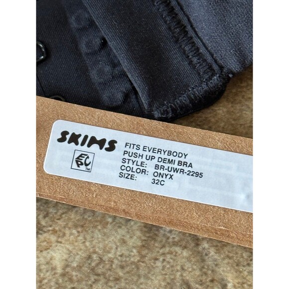 Skims Fits Everybody Push-up Demi Bra Onyx Size 30D - Picture 7 of 7
